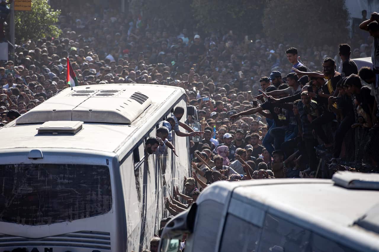 Freed Palestinians arrive in Khan Yunis