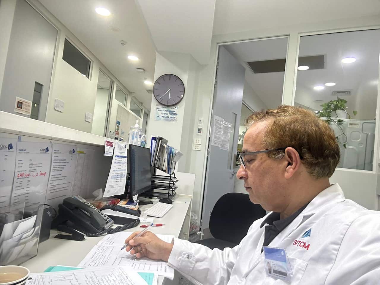 Taleb HAsheb. in Lab..JPG