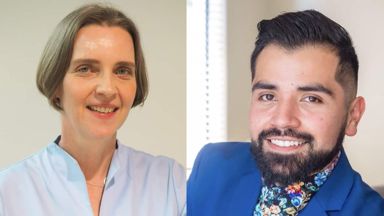 (사진 왼쪽부터) 퀸즐랜드 공과 대학교(Queensland University of Technology)의  레오니 바너(Leonie Barner) 교수, 빅토리아주 용기 반환 센터 리턴잇(Return it) 할람(Hallam) 지점 매니저 세바스찬 피벳(Sebastian Pivet). Credit: SBS Korean