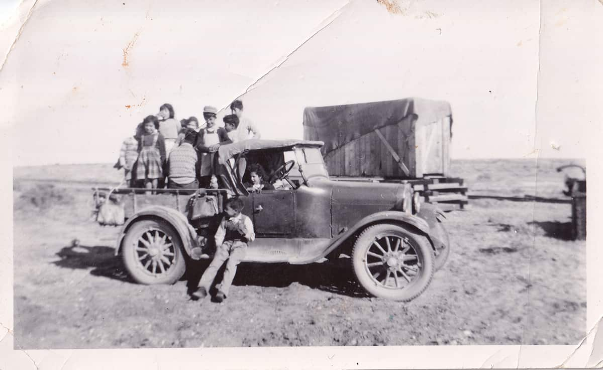 Afghan cameleer children in Marree early 1950s.jpg