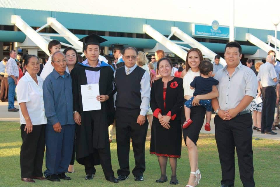 Dr Garry Yang's graduation with family (Supplied).JPG