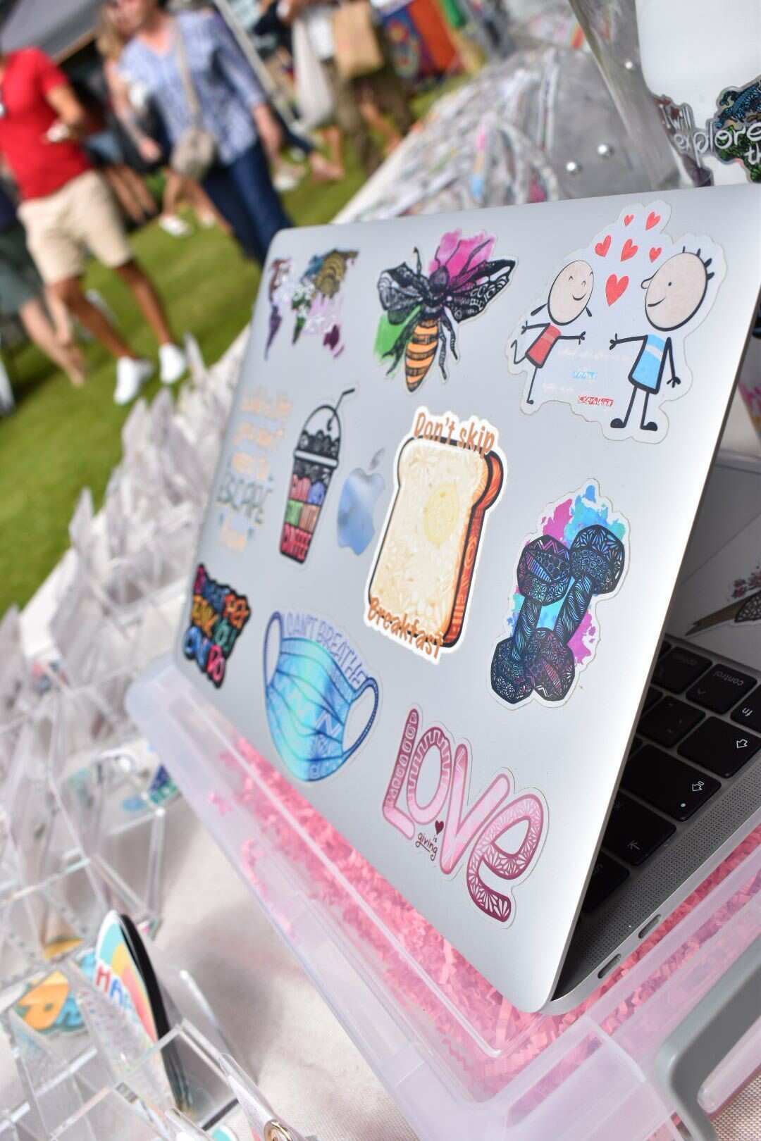 ملصقات متنوعة من انتاج إيمان علي.jpg