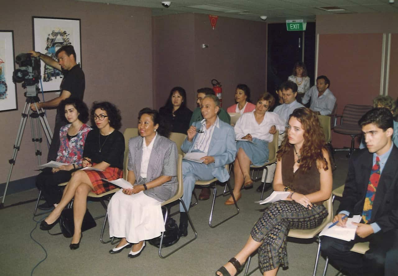 Ράκης Μπάμπης Gareth Evans αρχές δεκαετίας του ΄'90.jpg