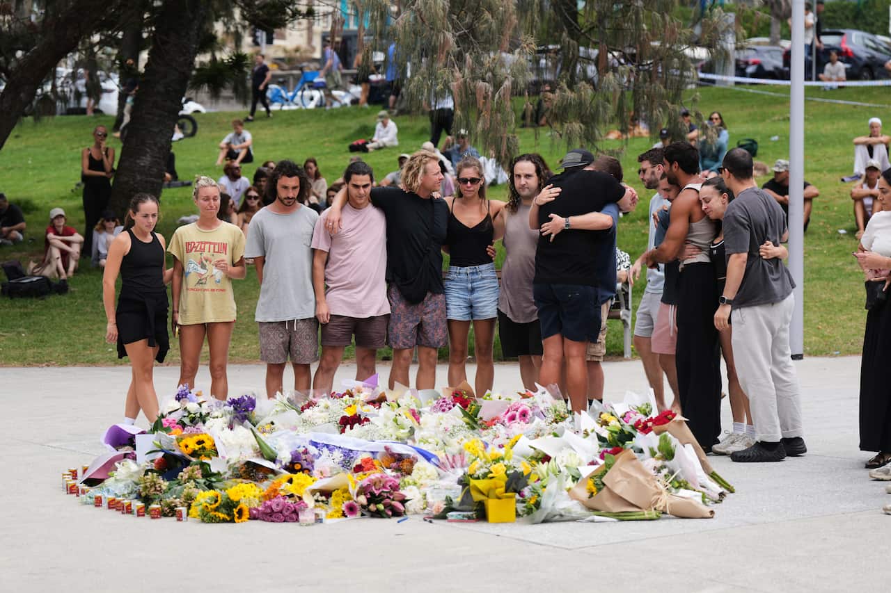 Memorial na praia de Bondi, em Sydney