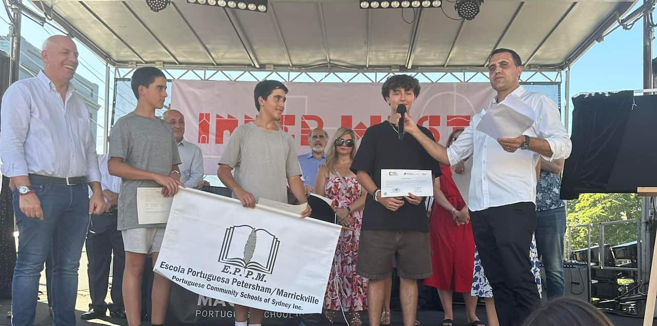 Paulo Cafôfo na entrega de prémios aos alunos do ensino português em Sydney