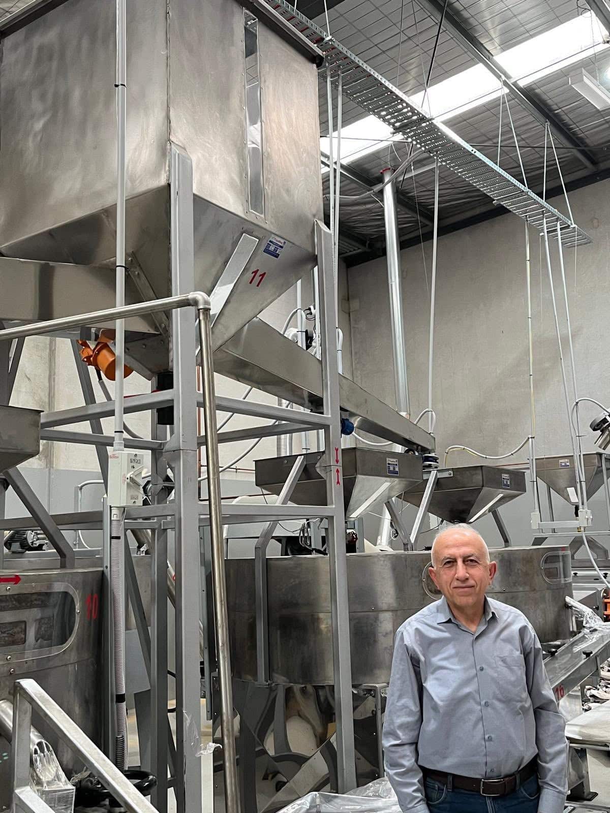 Thamer Isso In Factory 2.JPG