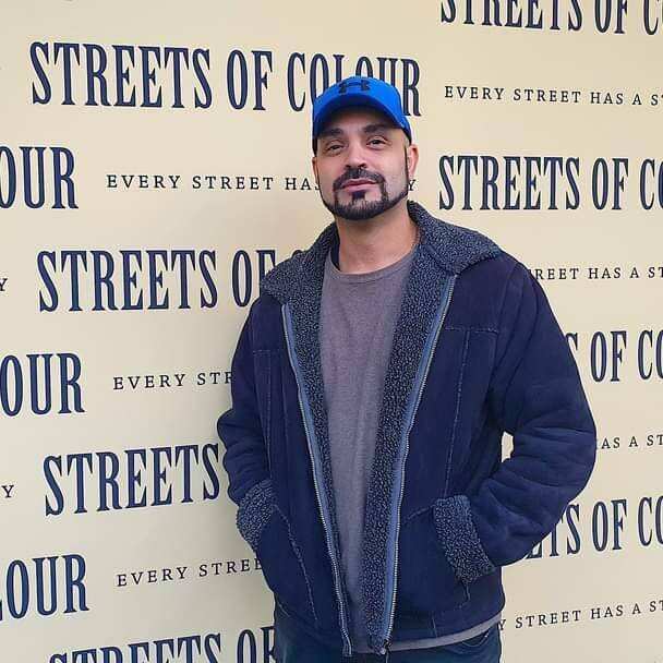 RONNIE SOC MEDIA WALL PREMERE CASUAL (002).jpg