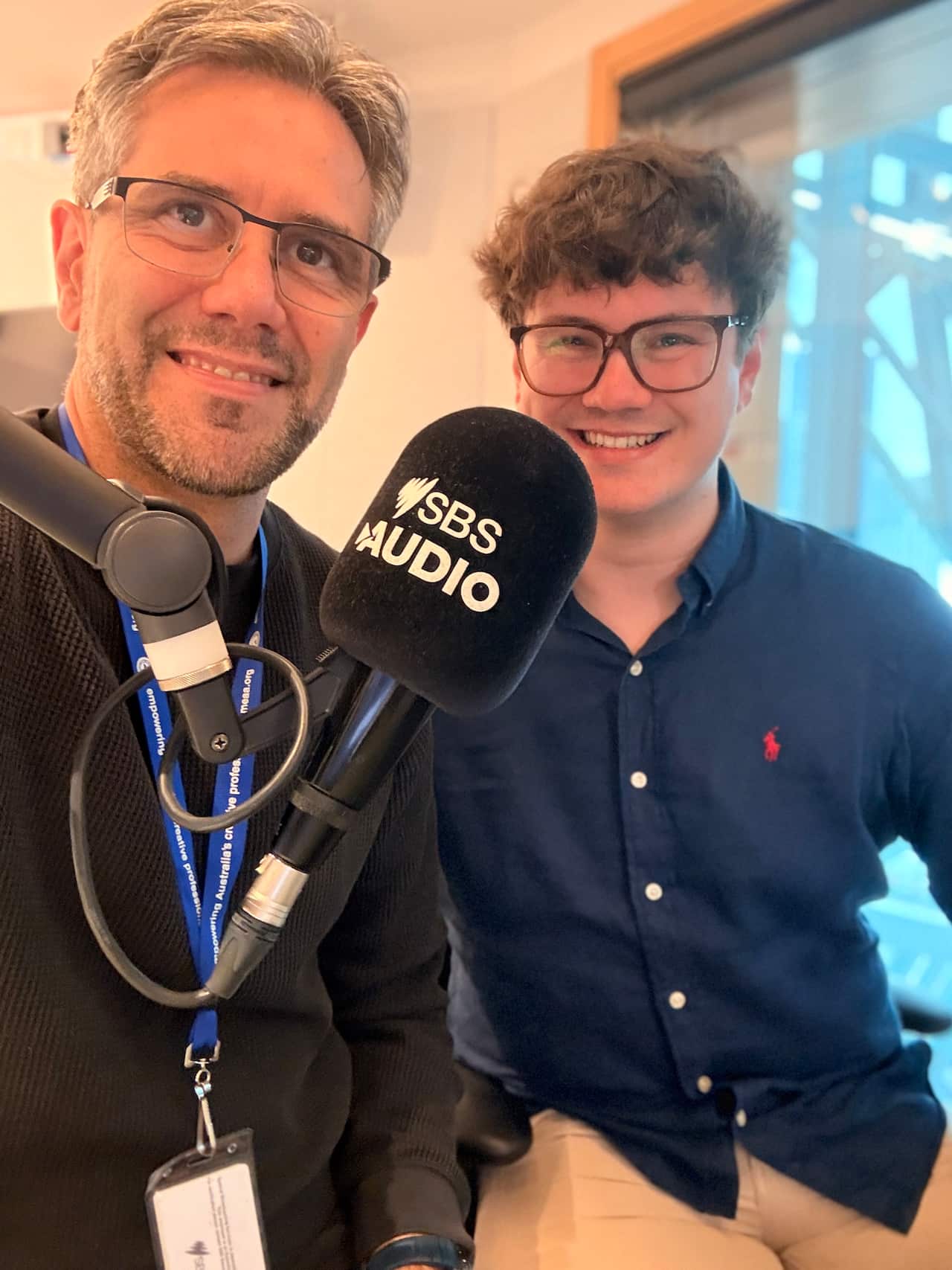 Marshall Romano Grande insieme a Carlo Oreglia negli studi di SBS.