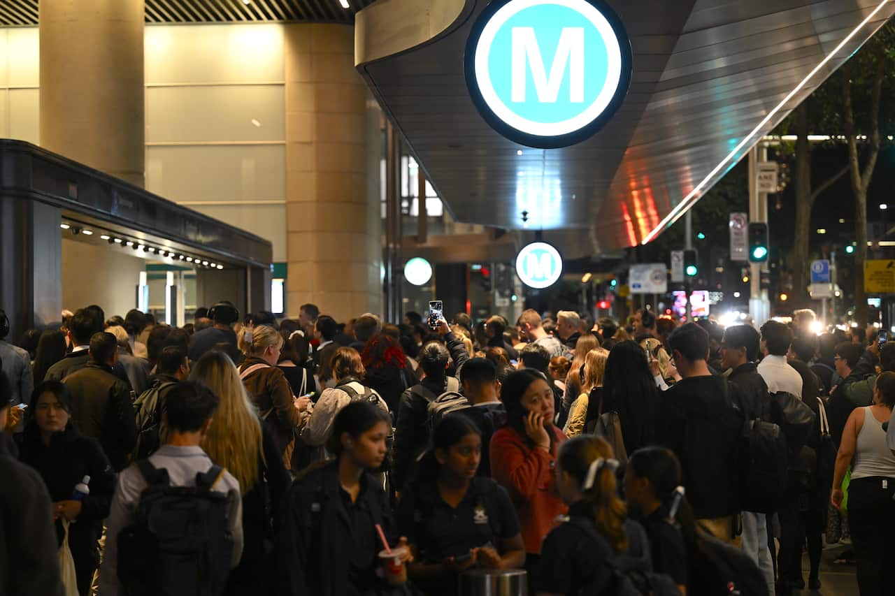 SYDNEY TRAINS CHAOS