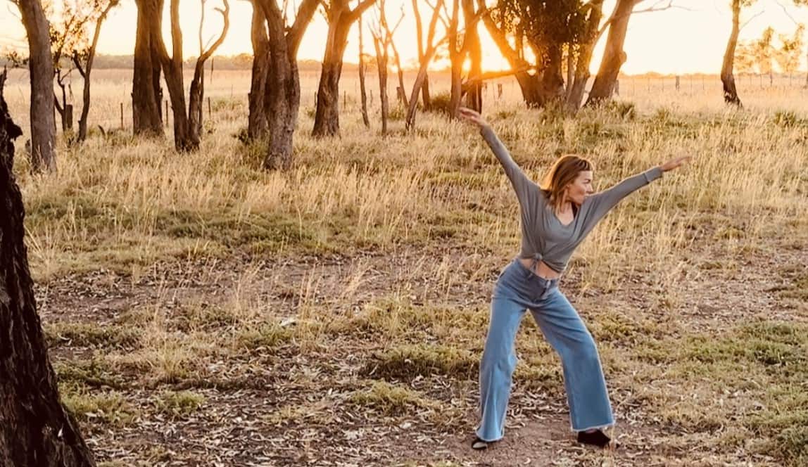 EMI TAŃCZY NA FARMIE 