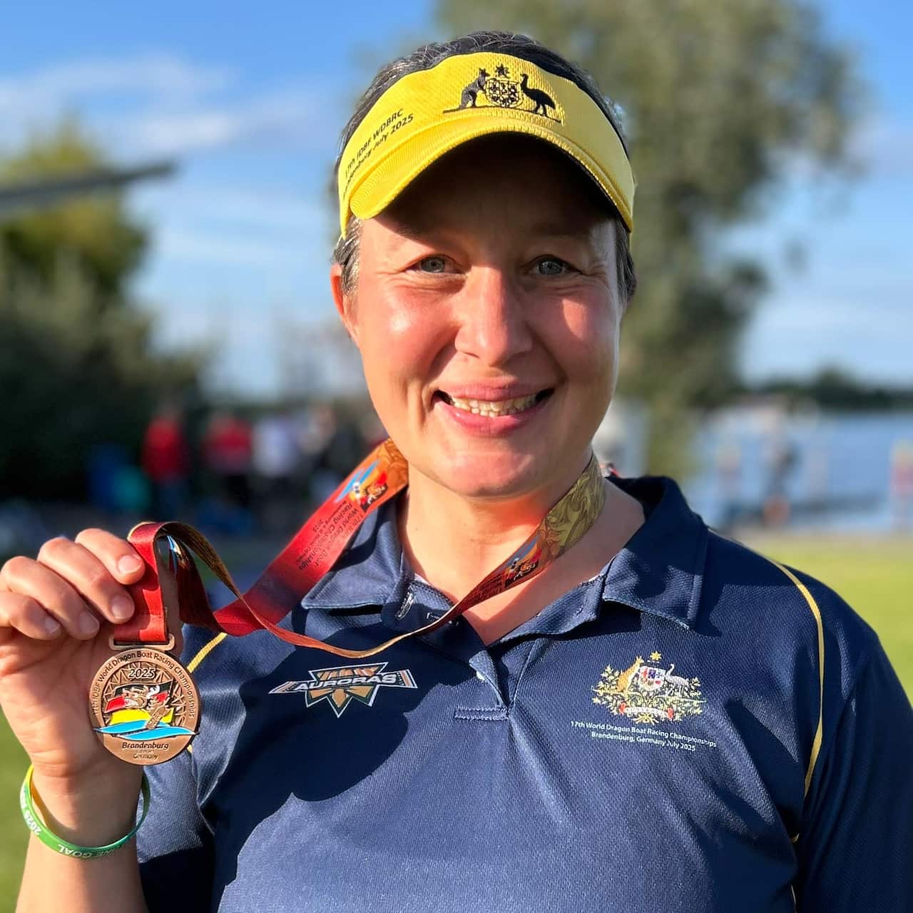 Eva mit Bronze Medaille.jpg