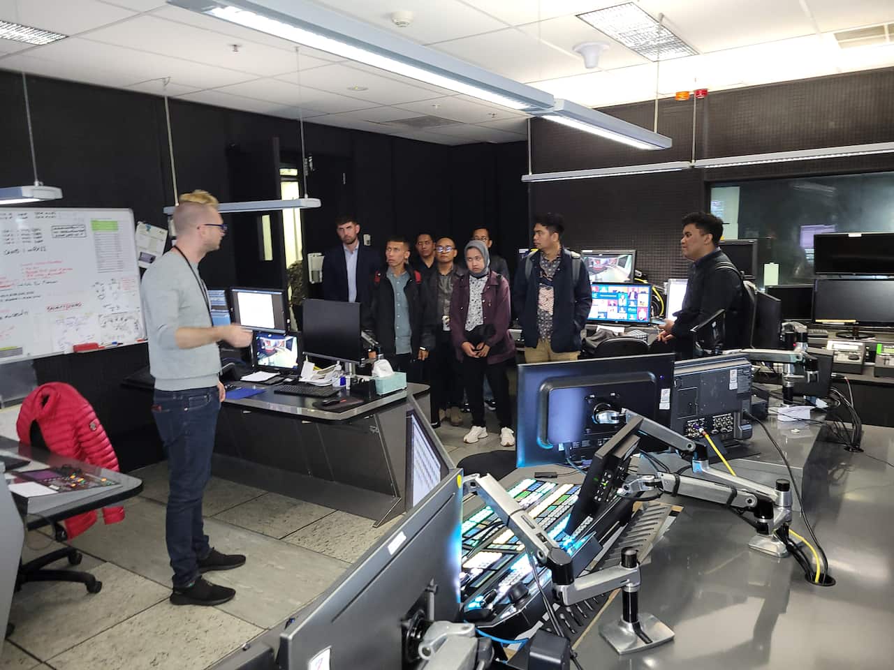 Indonesian journalists visits SBS