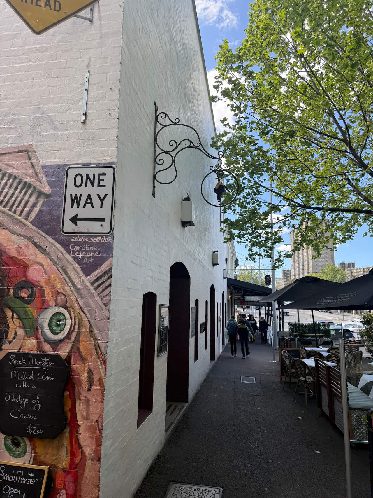 L'iconico Jimmy Watson a Lygon street.