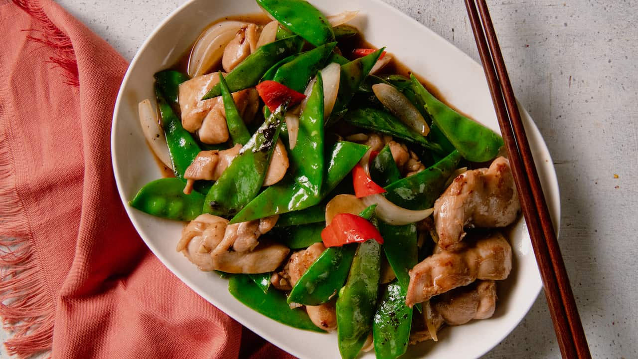 Chicken and snow peas with ginger and oyster sauce