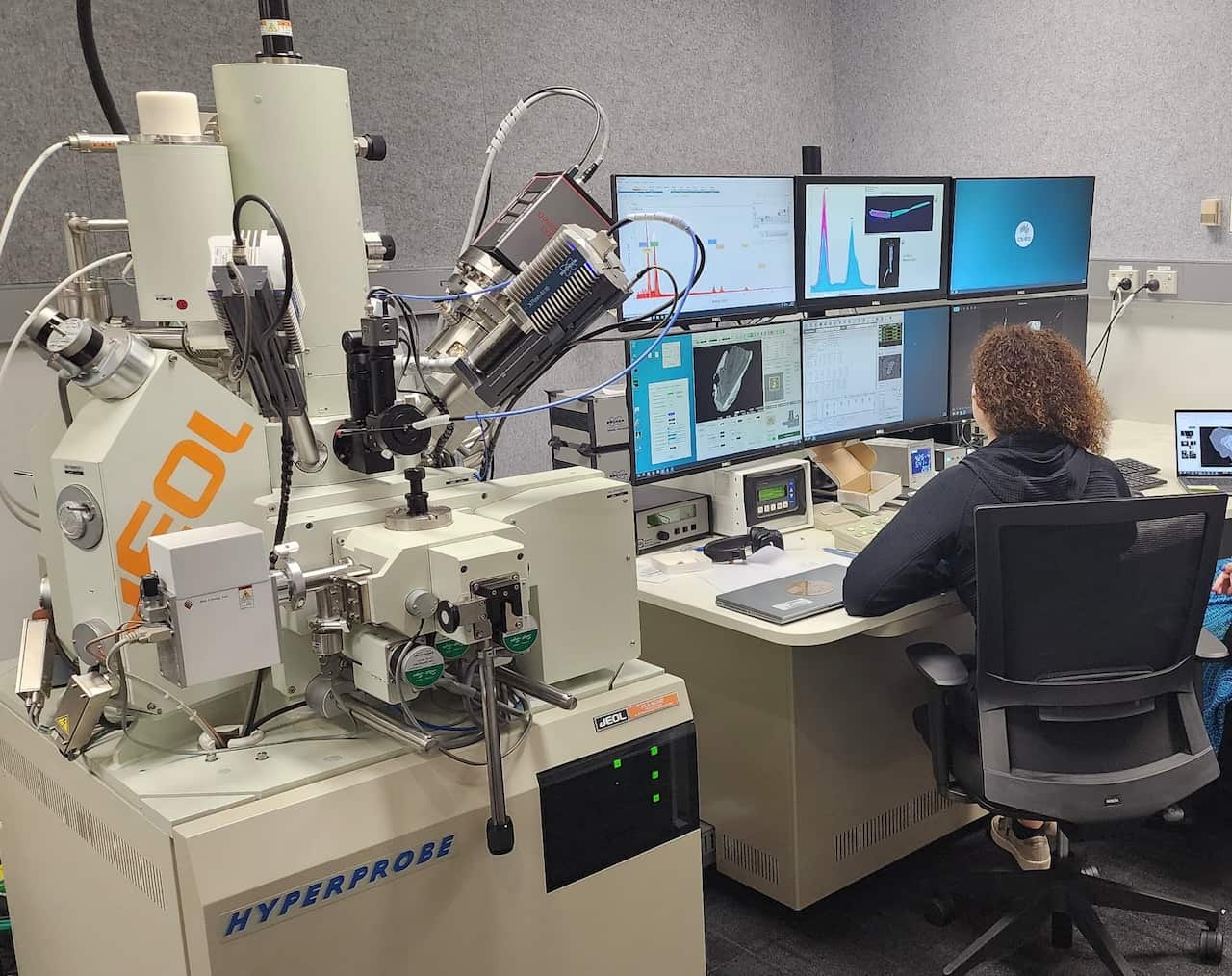 3. Microprobe-Clayton VIC.jpg