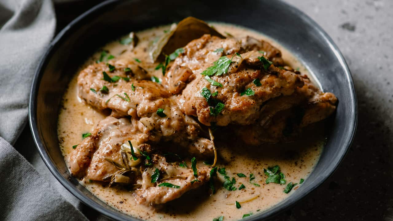 RX61-Recipe-AdamLiaw-ChickenLeekMushroomStew-CreditJiwonKim-TCUS6-1.jpg