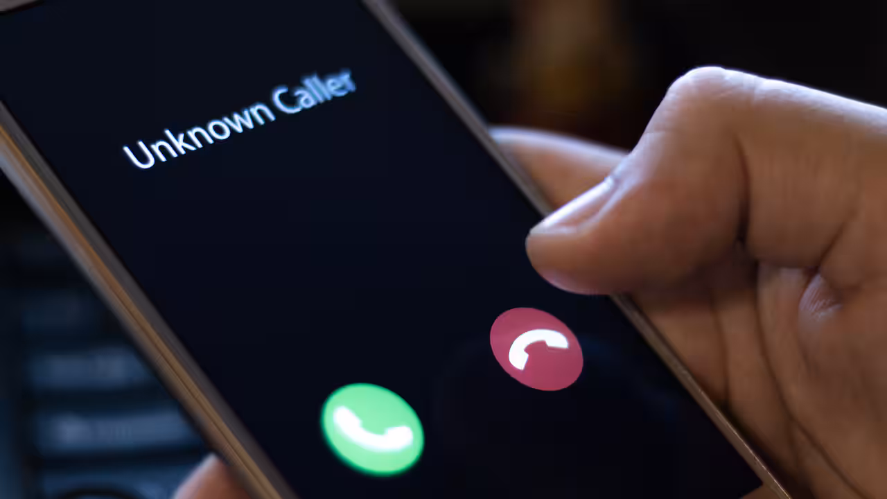 unknown-caller.avif