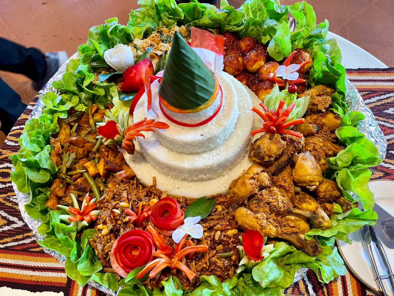 tumpeng.jpg