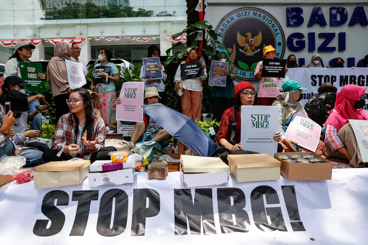Protest against the government’s free meals program in Indonesia MBG
