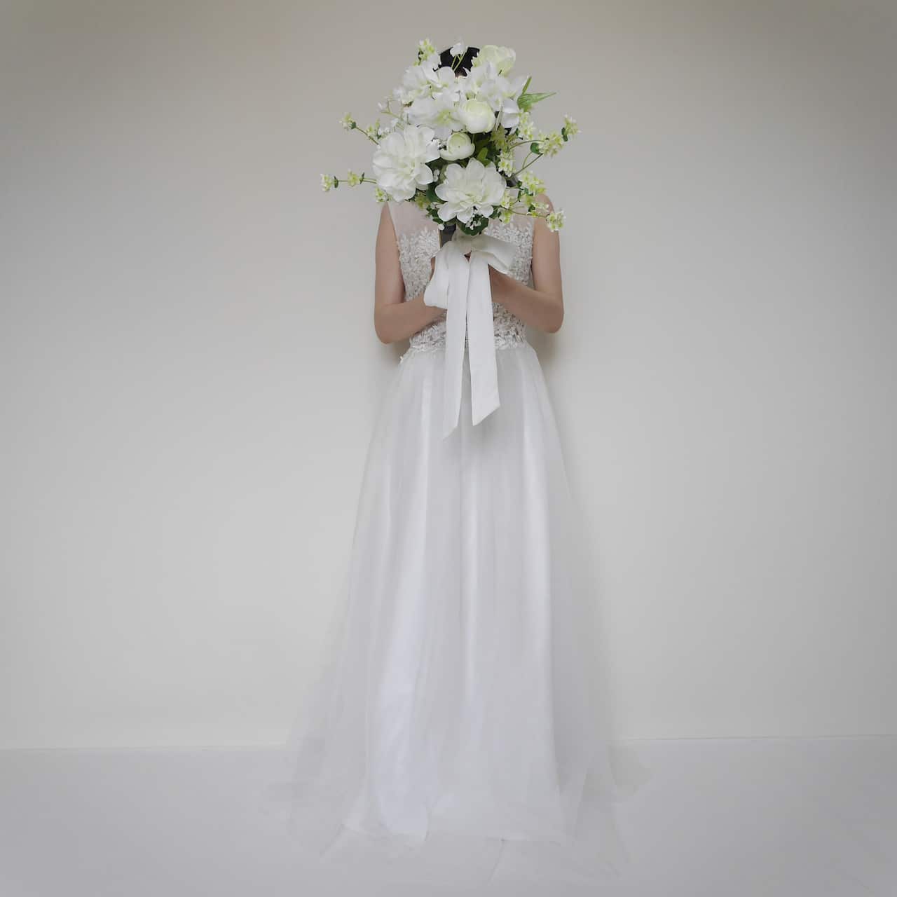 Bride holding bouquet