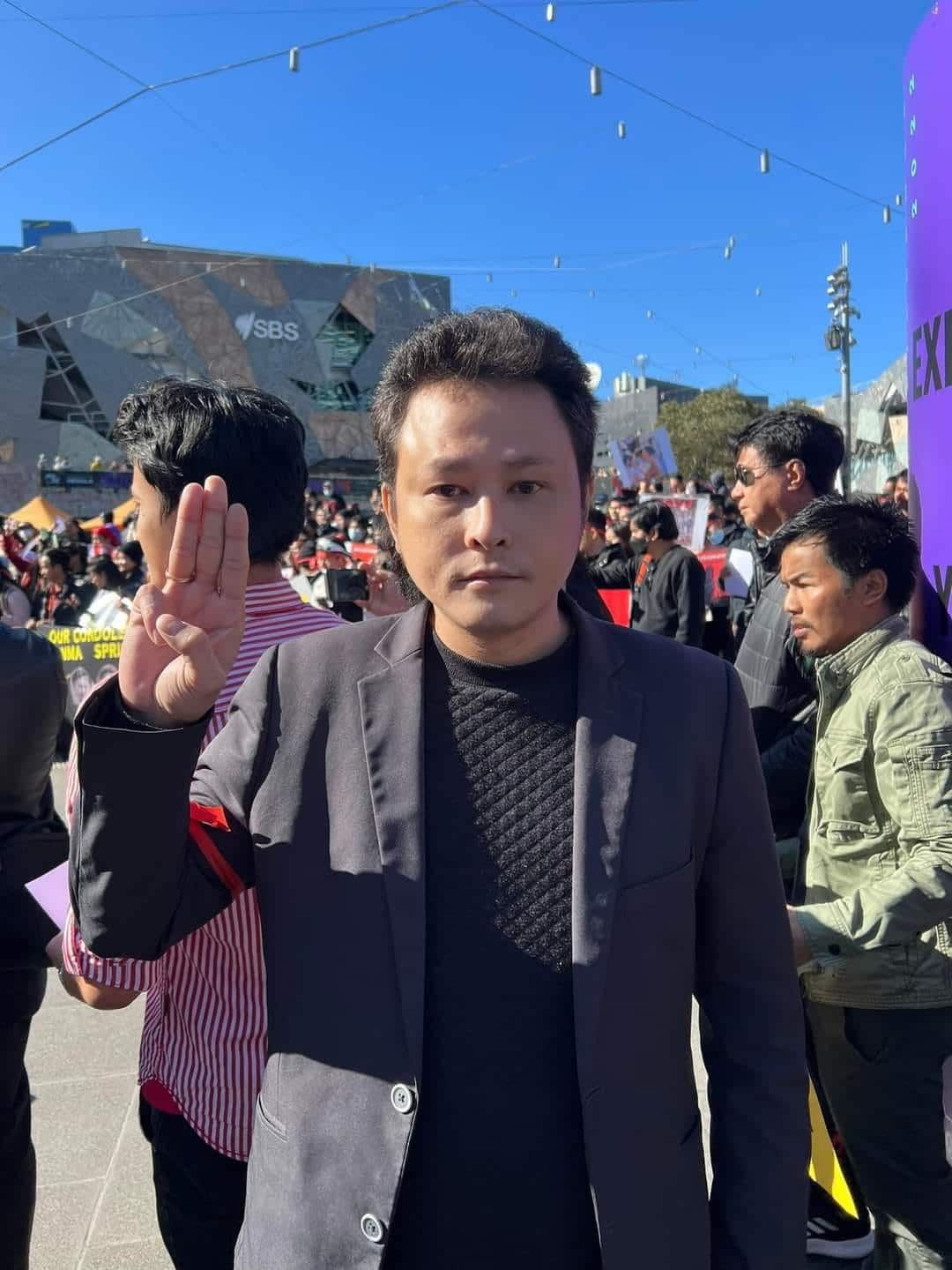 Min Maw Kun at Federation square