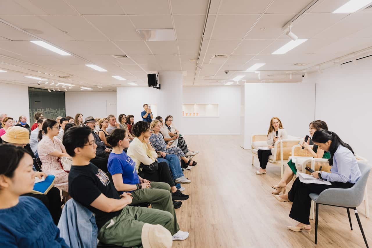 시드니 한국문화원 북클럽 윤고은 작가