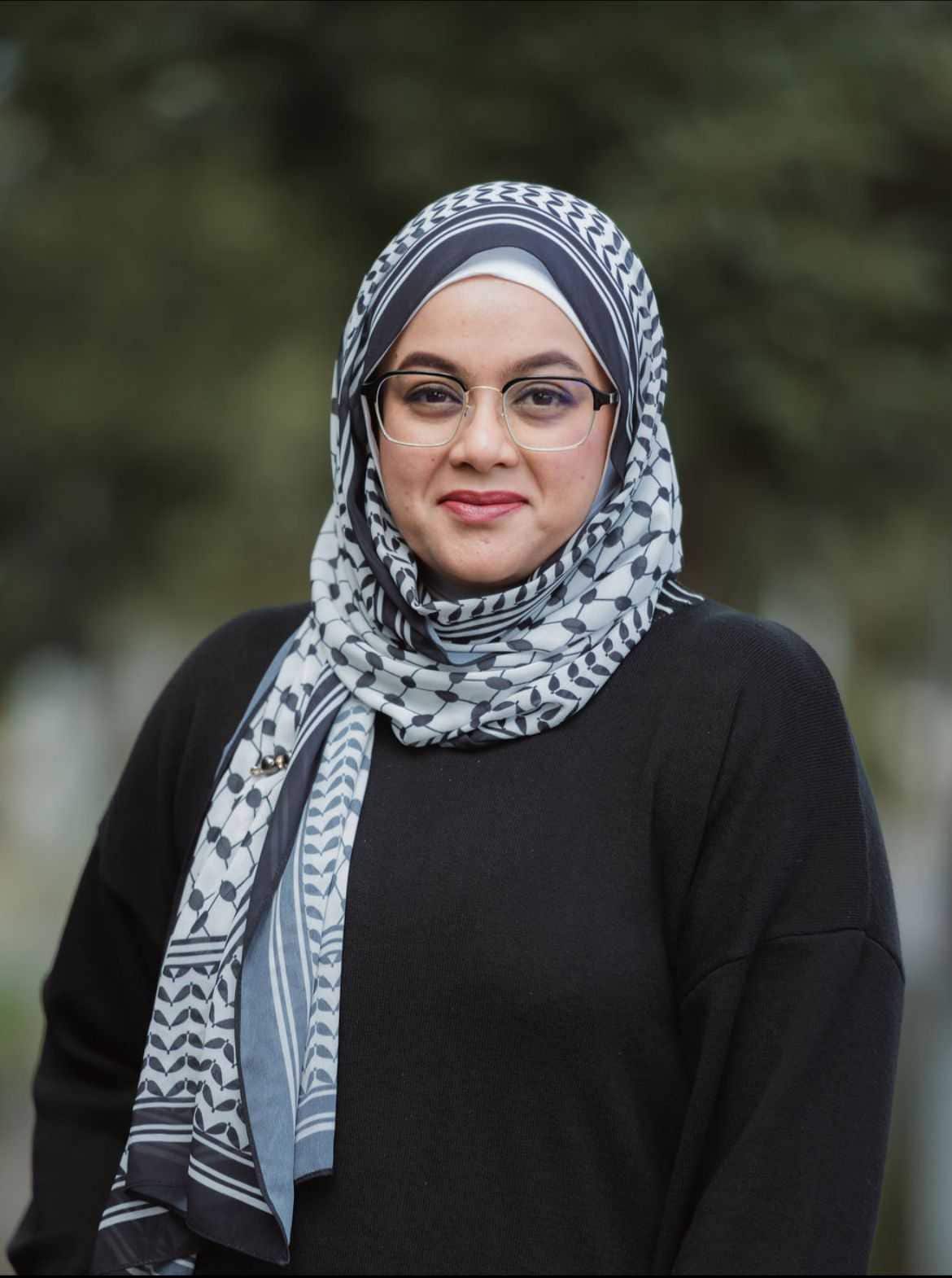 Woman wearing a headscarf