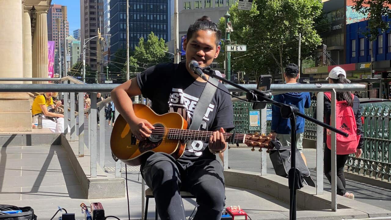 melbourne cbd, busker, filipino singers, filipino artists
