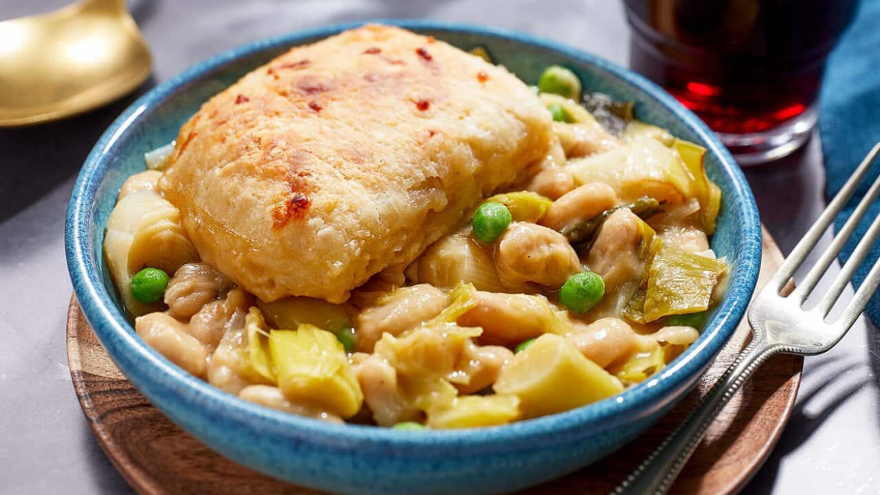 Creamy white bean and leek pot pie