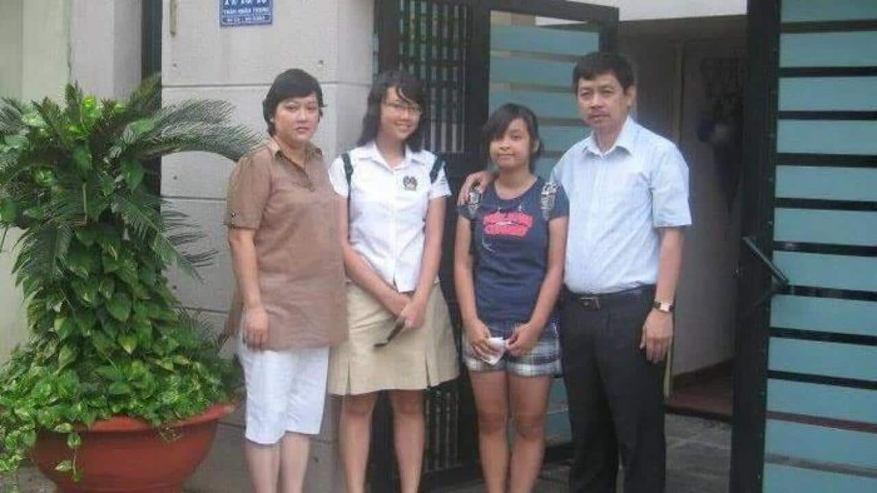 Tran Huynh Duy Thuc with his wife and daughters befor being arrested by the Vietnam Government