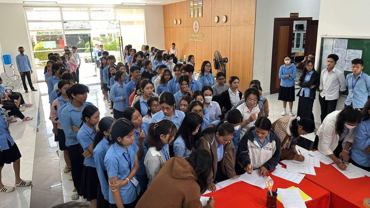 Cambodian students signed petitions to thirteen countries asking for the release of Cambodian soldiers