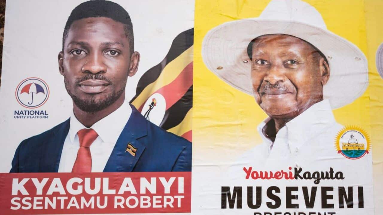 Mabango ya wagombea wa urais wa Uganda, Bobi Wine (kushoto) Yoweri Museveni (kulia)