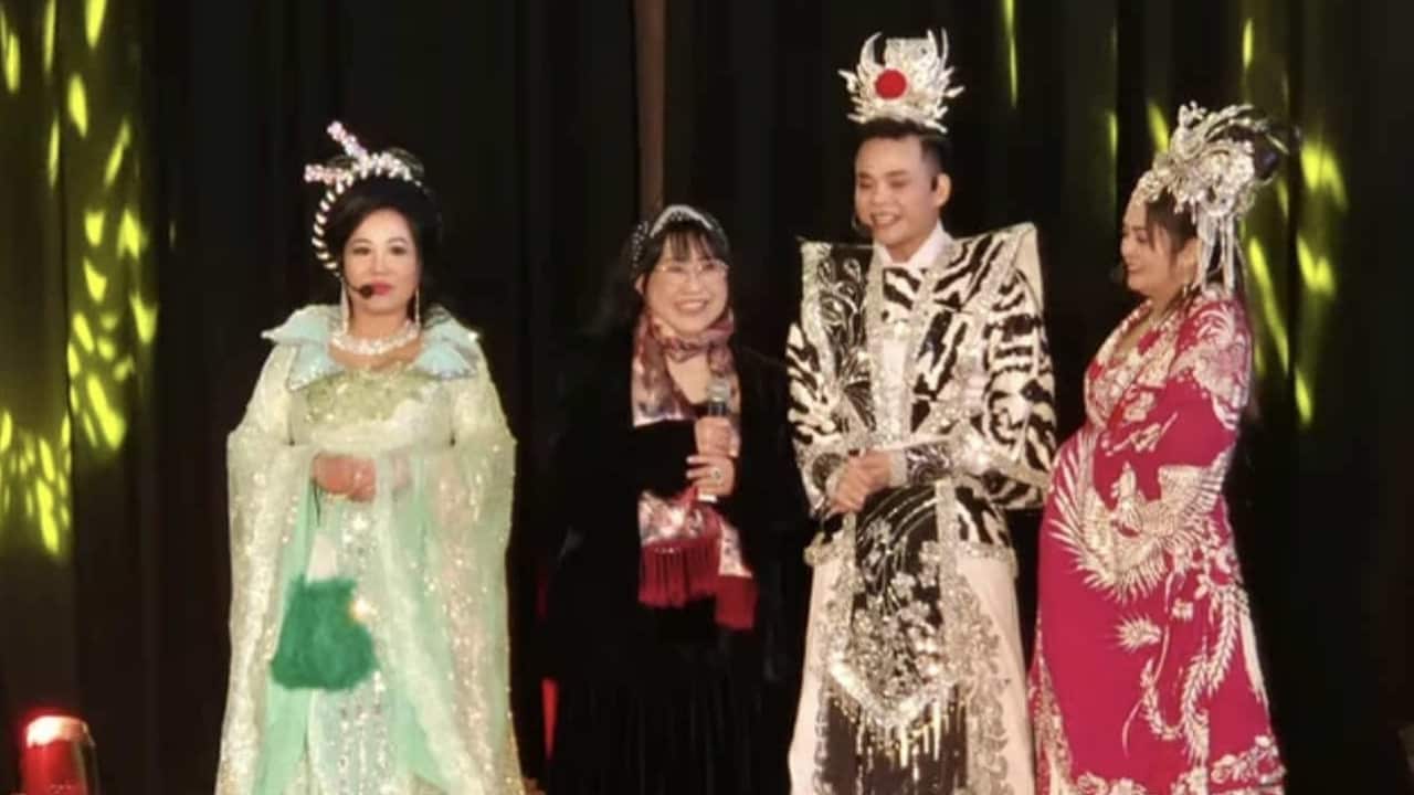 hình 4 thẩy trò.png