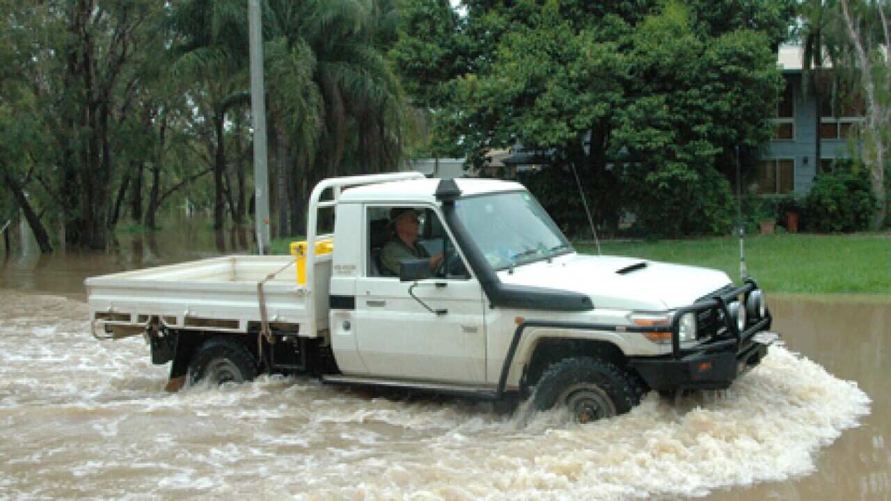 emerald_qld_flood_101231_B_aap_211757570