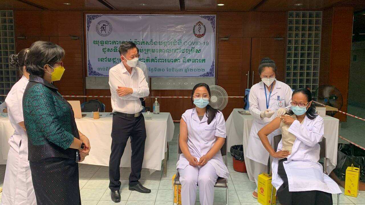 5th dose Covid-19 vaccine campaign in Cambodia