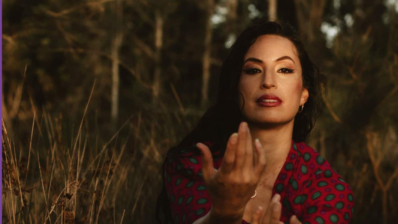 Alfira O’Sullivan, founder and artistic director of Suara Indonesia Dance will be performing Jejak & Bisik at Bankstown Arts Centre on the 23 and 24 Jan as part of Sydney Festival 2026. Jejak & Bisik and Gelumbang Raya are part of SISA-SISA, newly commissioned work by Bankstown Arts Centre with support of Syney Festival and Create NSW. Courtesy: Sydney Festival 2026