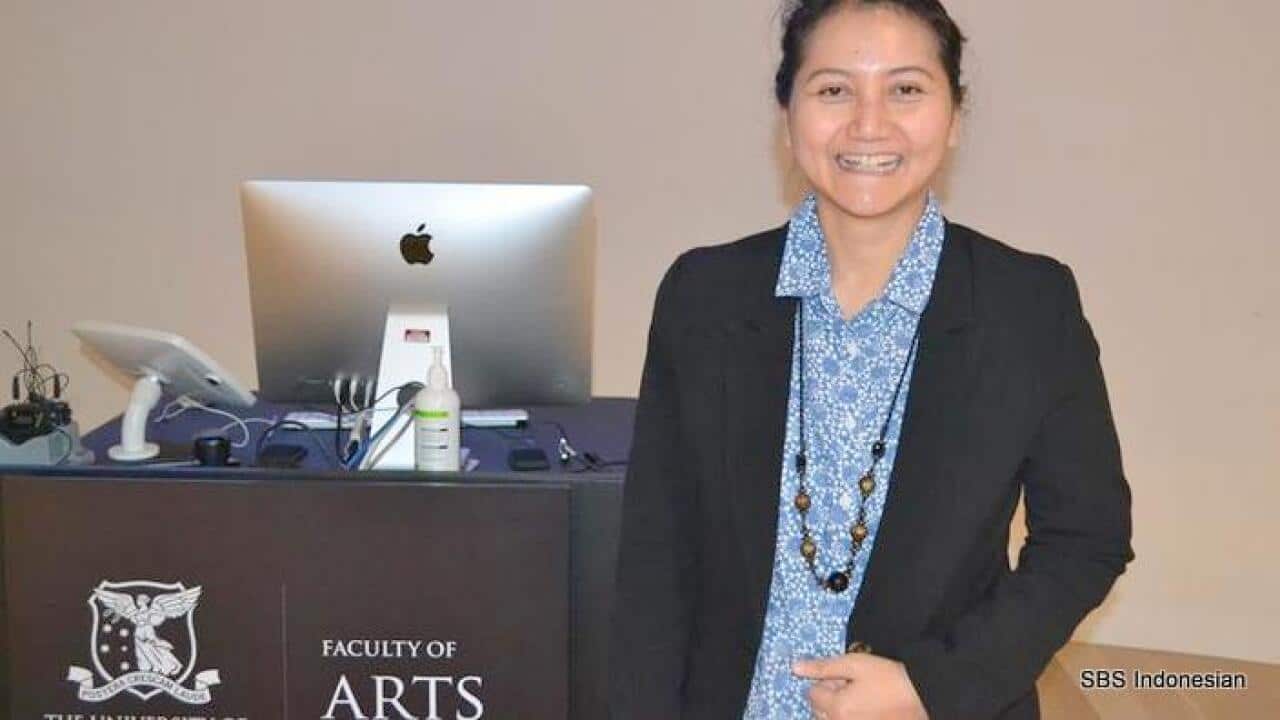 Dr Poppy S. Winanti, giving a public lecture at MELU, Apr 2017.