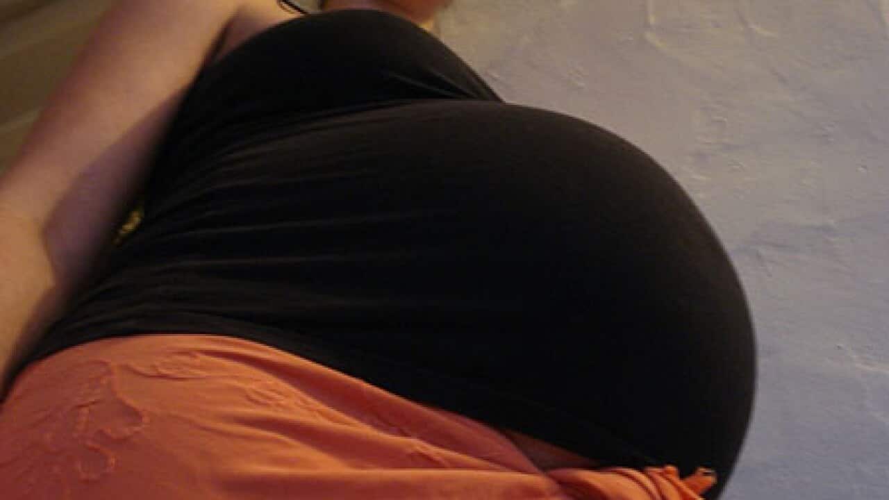pregnant_belly_1205_B_sbs_1876908458