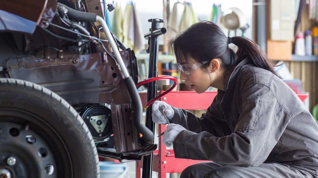 Australia Explained - Selling your Car - mechanic