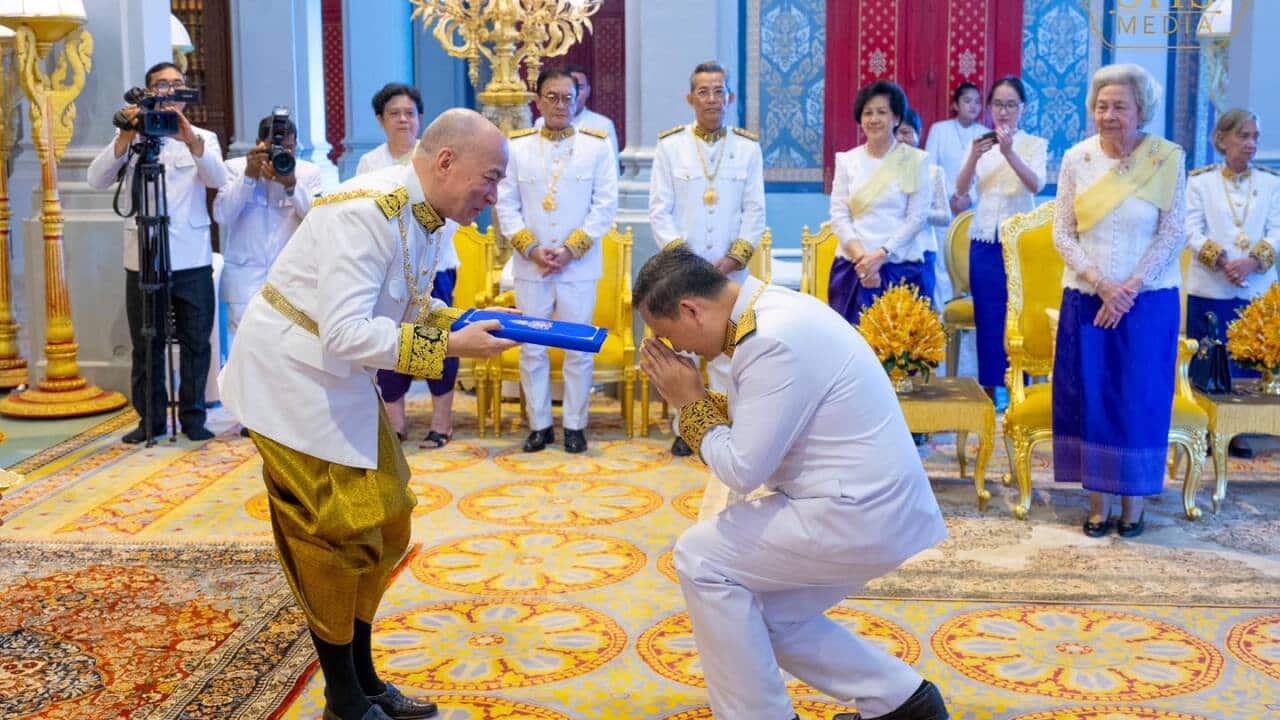 King-norodom-sihamoni and PM Hun Manet - SHS Media.jpg