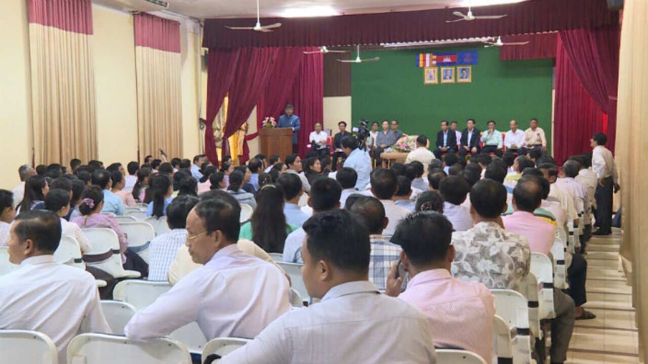Ministry of Education opens meeting with Preah Sisowat high school teachers