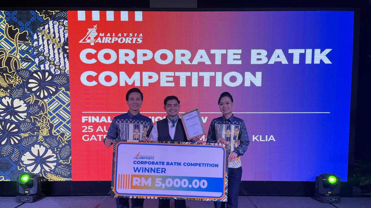 Danish Rizal dipilih co-pemenang Pertandingan Batik Korporat anjuran Malaysia Airports Holdings Bhd. Credit: SBS Bahasa Melayu