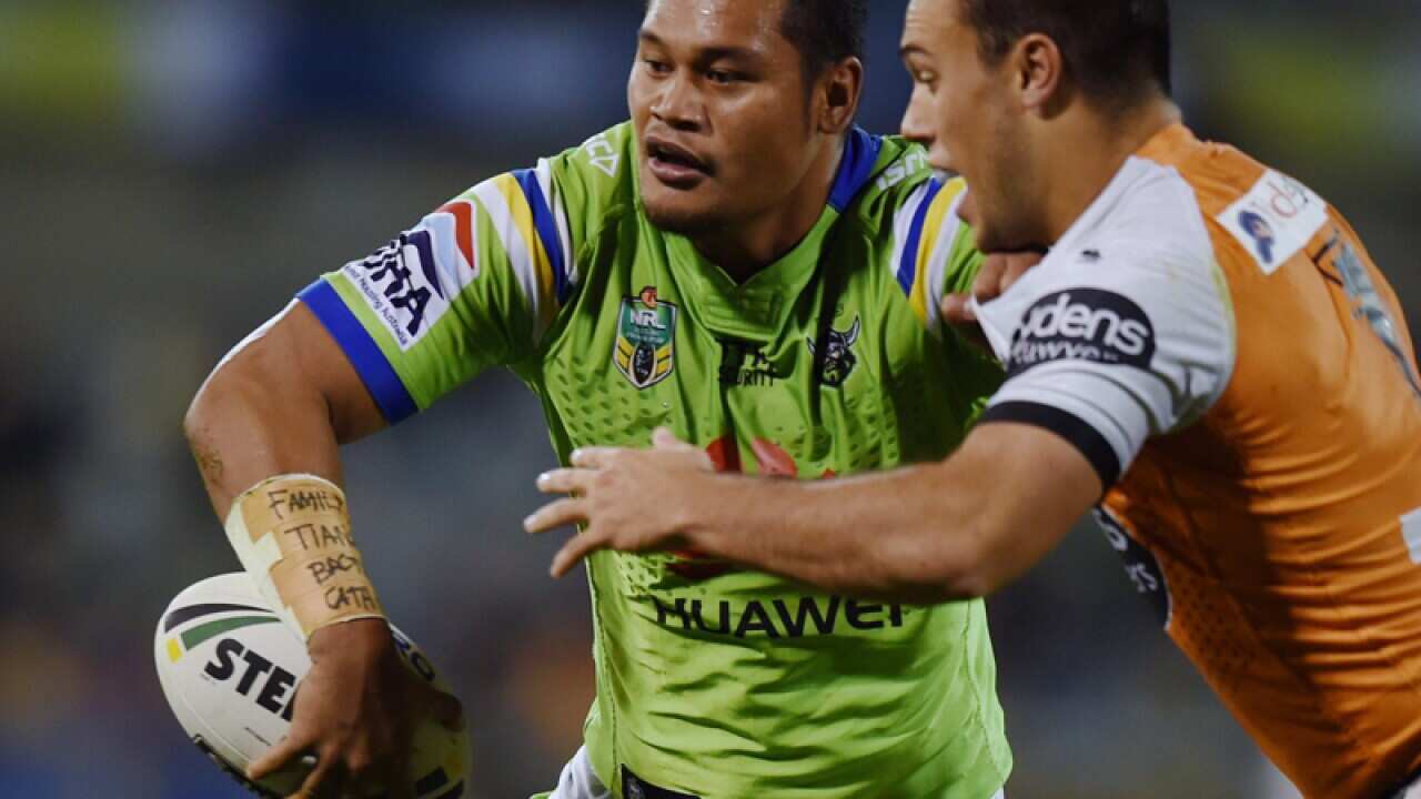 Joey Leilua of the Raiders