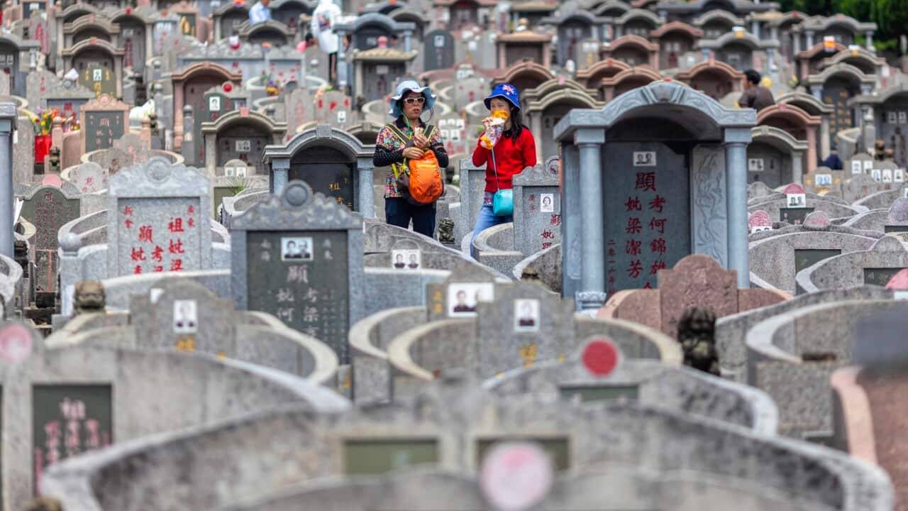 epaselect CHINA BELIEF GRAVE SWEEPING FESTIVAL