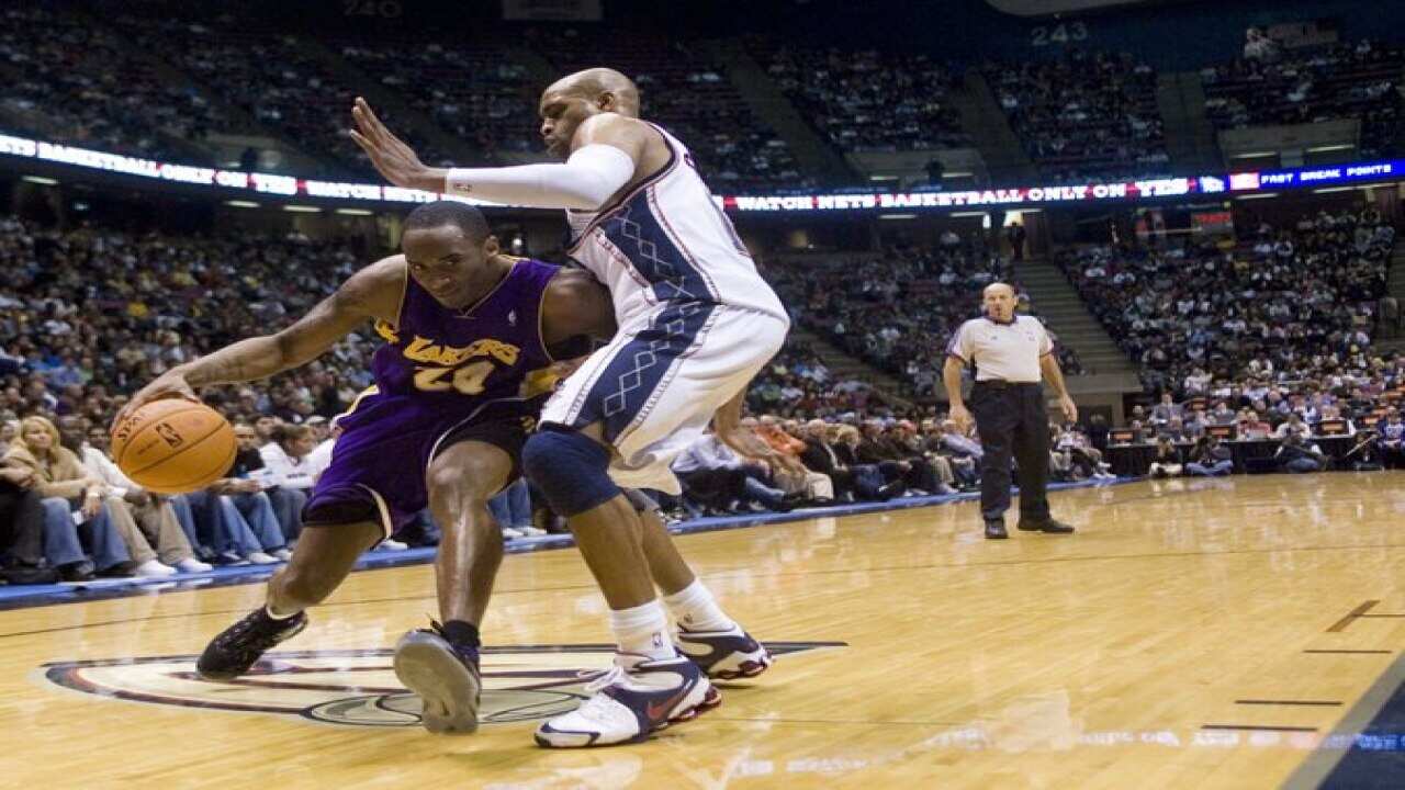 Flying Into Patchy Fog, Kobe Bryant’s Pilot Had a Decision to Make