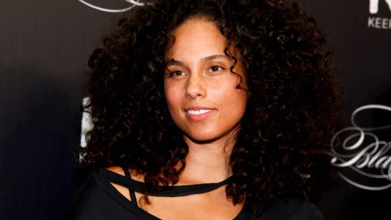 alicia keys natural curly hairstyles