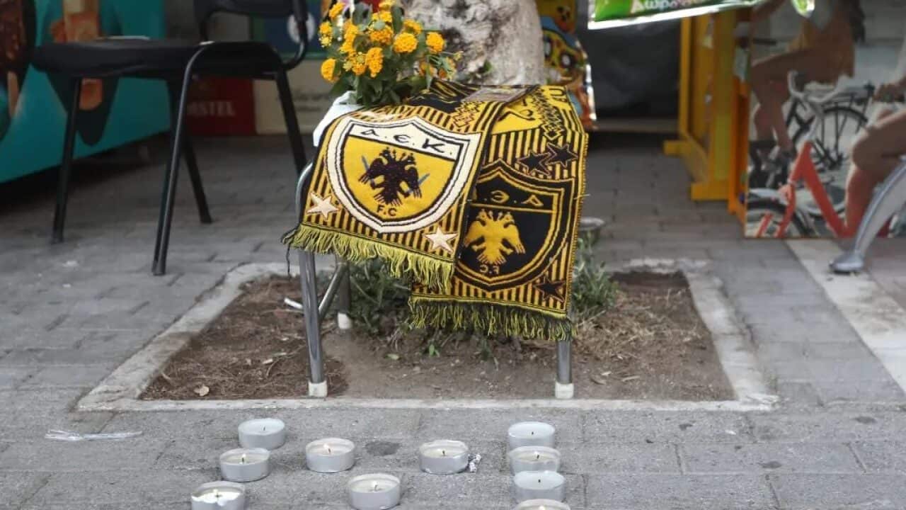 aek fan.jpg
