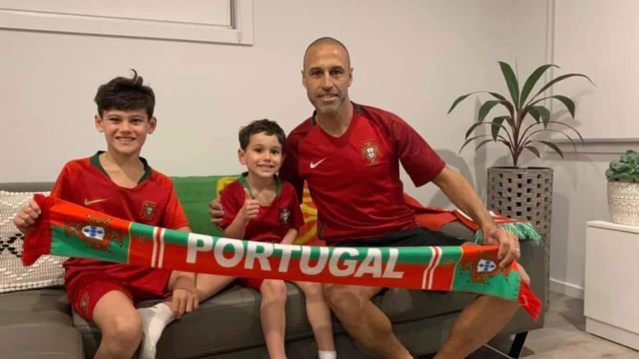 Alfredo Mousinho Esteves com os seus dois filhos.jpeg