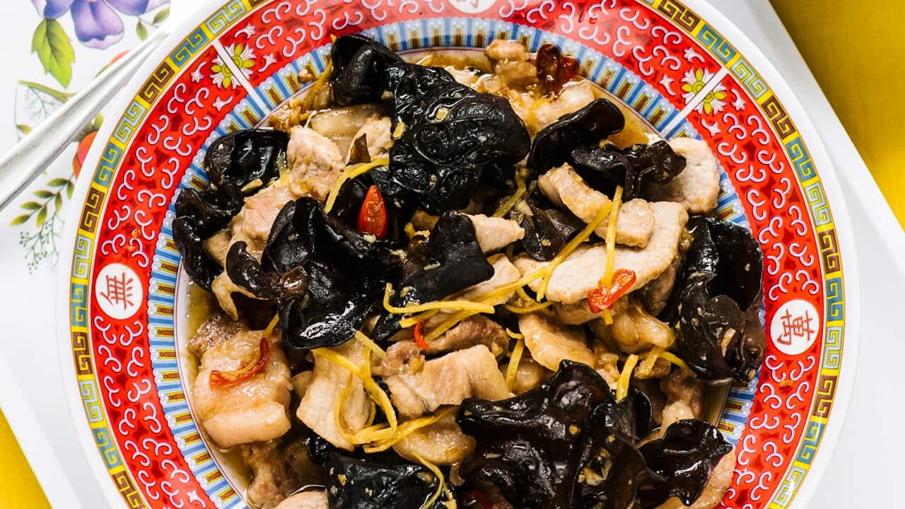 Stir-fried pork with ginger (moo pad qing)
