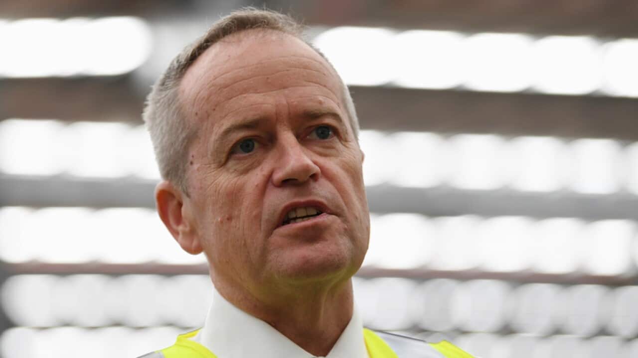 Australian Opposition Leader Bill Shorten addresses workers (AAP)